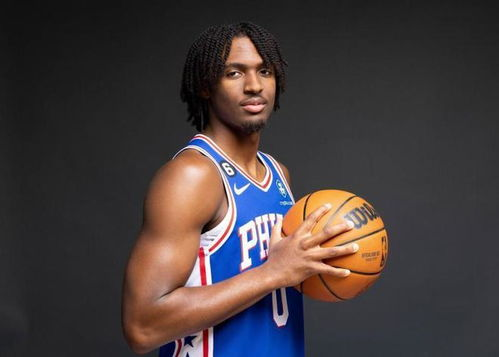 NBA球星文森特在比赛中的防守意识进步，提升团队竞争力