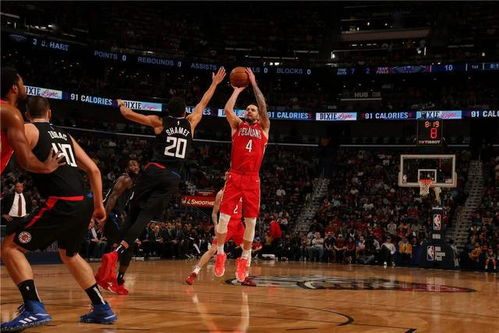 NBA球星雷迪克在比赛中的三分球命中效率颇高，展现其球场杀手本色