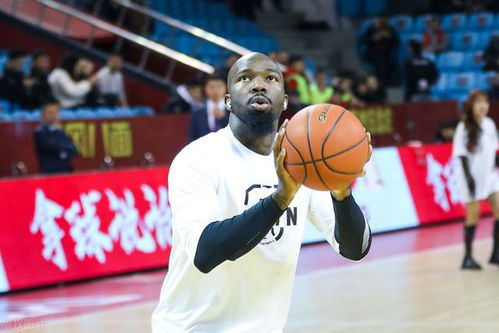 CBA 赛场上的防守悍将