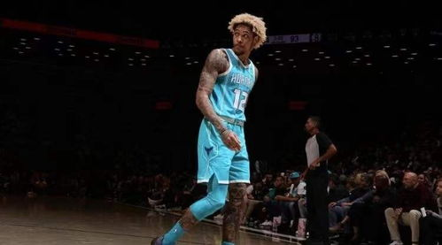 NBA 黄蜂老将乌布雷攻防两端均有出色表现！