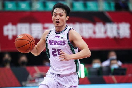 王汝恒外线投射精准，关键时刻显神威