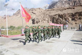 球队风格对比：钢铁防守VS闪电快攻