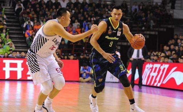 从NBA到CBA的战术智慧迁移