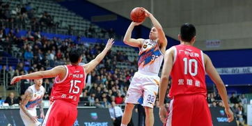 一、战术体系碰撞：龙狮铁血防守vs浔兴快攻节奏