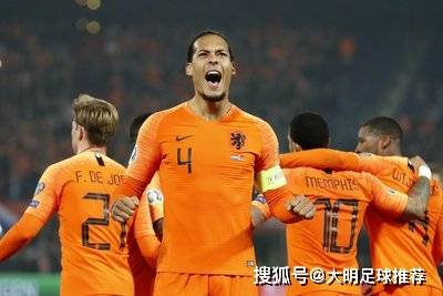 战术基因对决:全攻全守遇上传控艺术