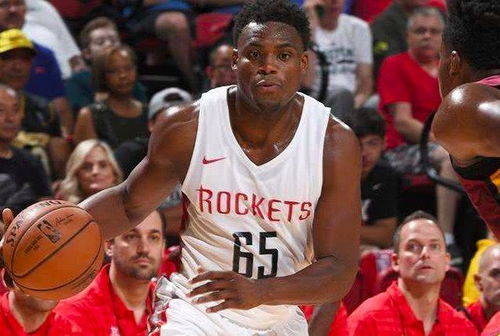 今日NBA夏季联赛,新星对决与战术革新-赛事深度观察