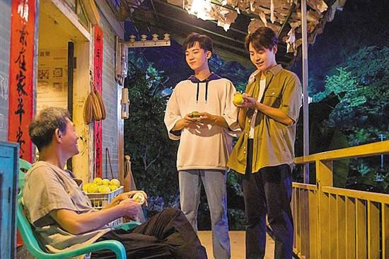 《爱奇艺荧光之夜-2025微短剧盛典：短剧