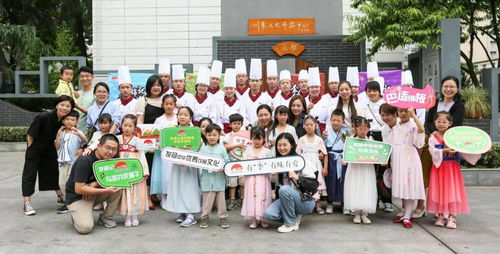 《与凤行之女状元》：古装轻喜剧中的女性逆袭传奇