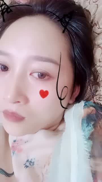 《一路逆风》：邓紫棋的成长史诗还是青春疼痛？