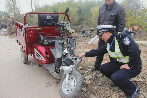 《首富三轮车》：财富与草根的荒诞碰撞，谁才