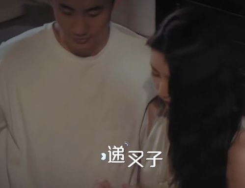 《顾总的白月光》：霸道总裁的爱情救赎还是职