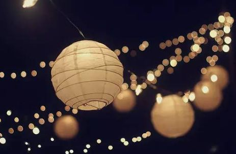 影视基本背景:当妈妈们拿起麦克风