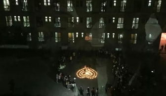 《了不起的夜晚》：一场笑中带泪的奇幻冒险