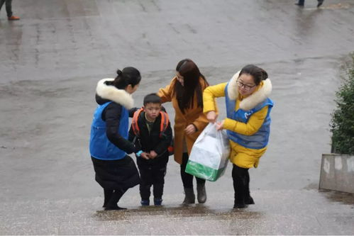 《龙年大吉之衣锦还乡》：一部笑中带泪的春节