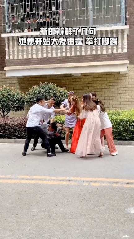 《闪婚闪离欧小姐前夫孕吐了》：一场荒诞喜剧
