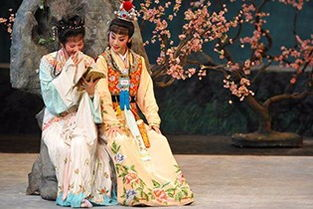 《五女拜寿》：传统戏曲与现代情感的完美碰撞