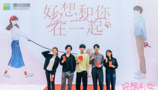 《一胎五宝总裁爹地马甲藏不住》：豪门甜宠剧