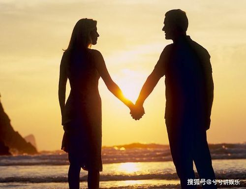 《离婚后赖上女总裁》：霸道女总裁与落魄前夫