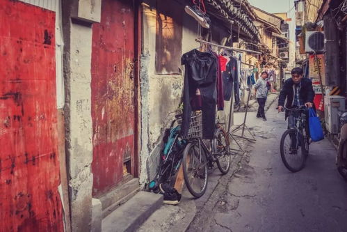 《我们这一摊》：市井烟火中的温情与挣扎