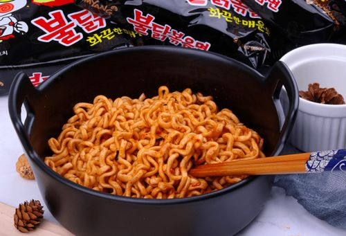 《虽然没准备什么菜3》：一场笑中带泪的美食治