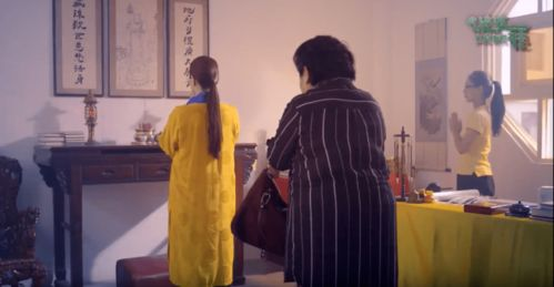 《鸭寮街的金蛋粤语》：香港草根传奇的温情与