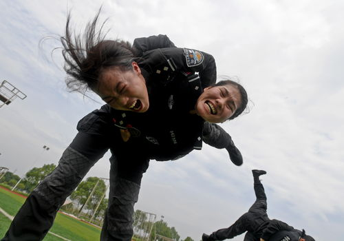 《黑豹特警队》：国产特警题材的硬核突破还是