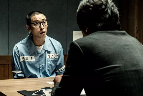 《阶梯之间第一季》：真相与谎言交织的悬疑盛
