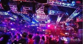 《阿兹·安萨里：夜店喜剧人》——笑中带泪的都