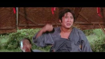《贴错门神》：一场荒诞喜剧背后的温情救赎