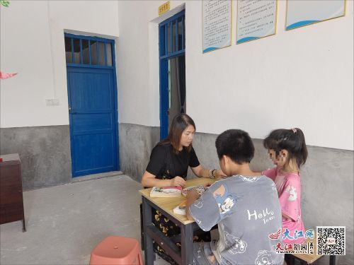 《遥望南方的童年》：一部被遗忘的乡村教育史