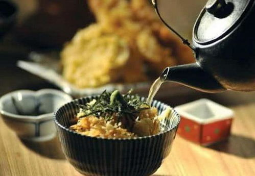藏在茶泡饭里的孤独与自由