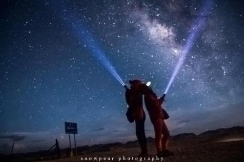 《追星星的人第三季》：一场治愈心灵的星空之旅