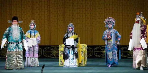 《荀慧生》：京剧大师的传奇人生，为何至今仍