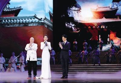 《茶馆2010》：老舍经典重现，还是新时代的另类