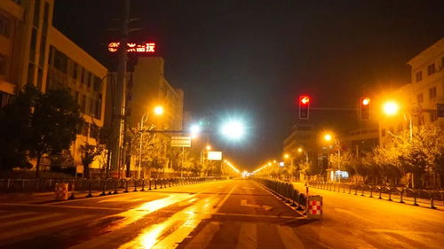 《旅街晚间秀》：一场治愈心灵的深夜漫游