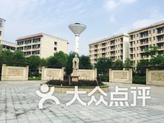 湖南商务职院,职业教育典范-特色专业与就业前景解析