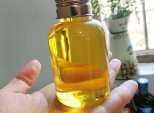 一、荷荷巴油的特性与去黑头原理